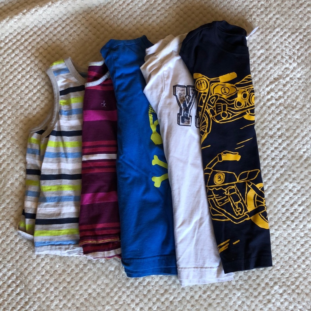 Five tank top and t-shirt bundle Some brand name